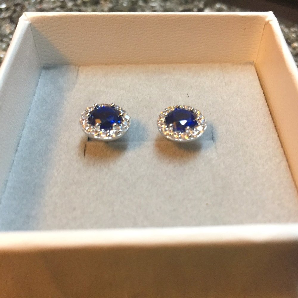 Round Cut Cubic Zirconia Stud Earrings S925